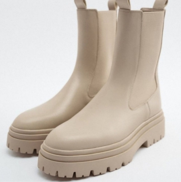 ZARA Leather Lug Sole Ankle Boots With elastic side panels. Tan. Size US 6.5 - Picture 9 of 16